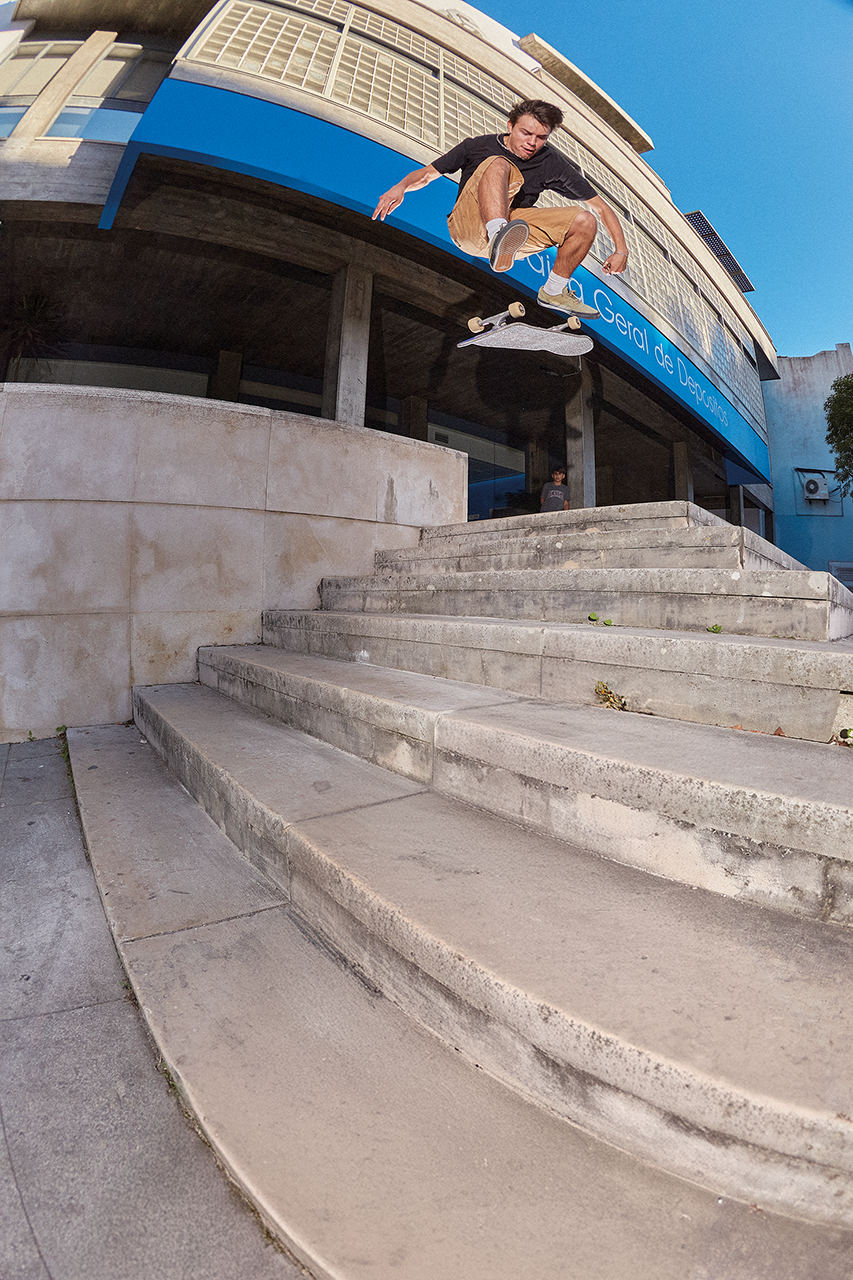 Manel Santos Nollie flip